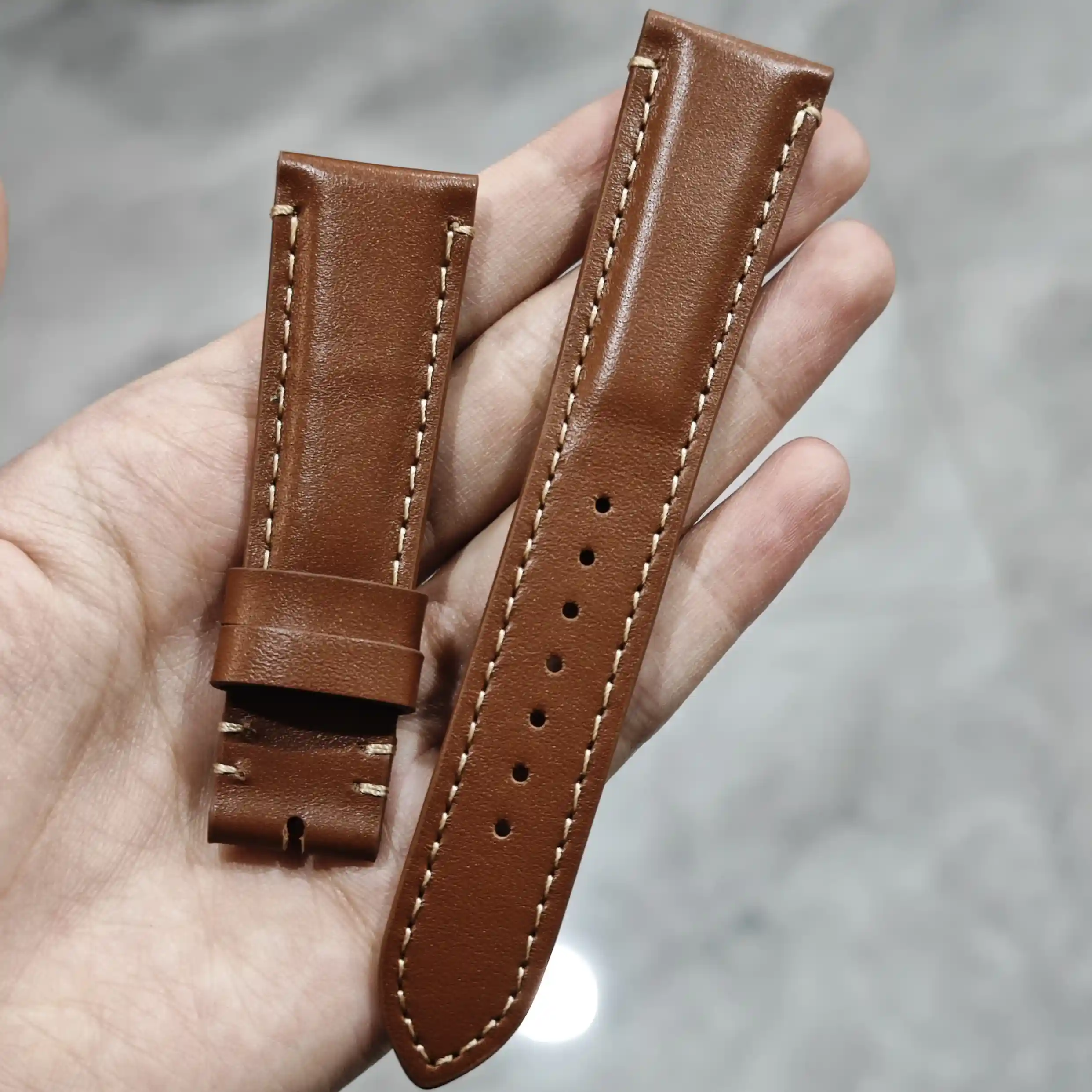 チューダー ブラックベイ 22mm用レザーストラップ - TopStraps