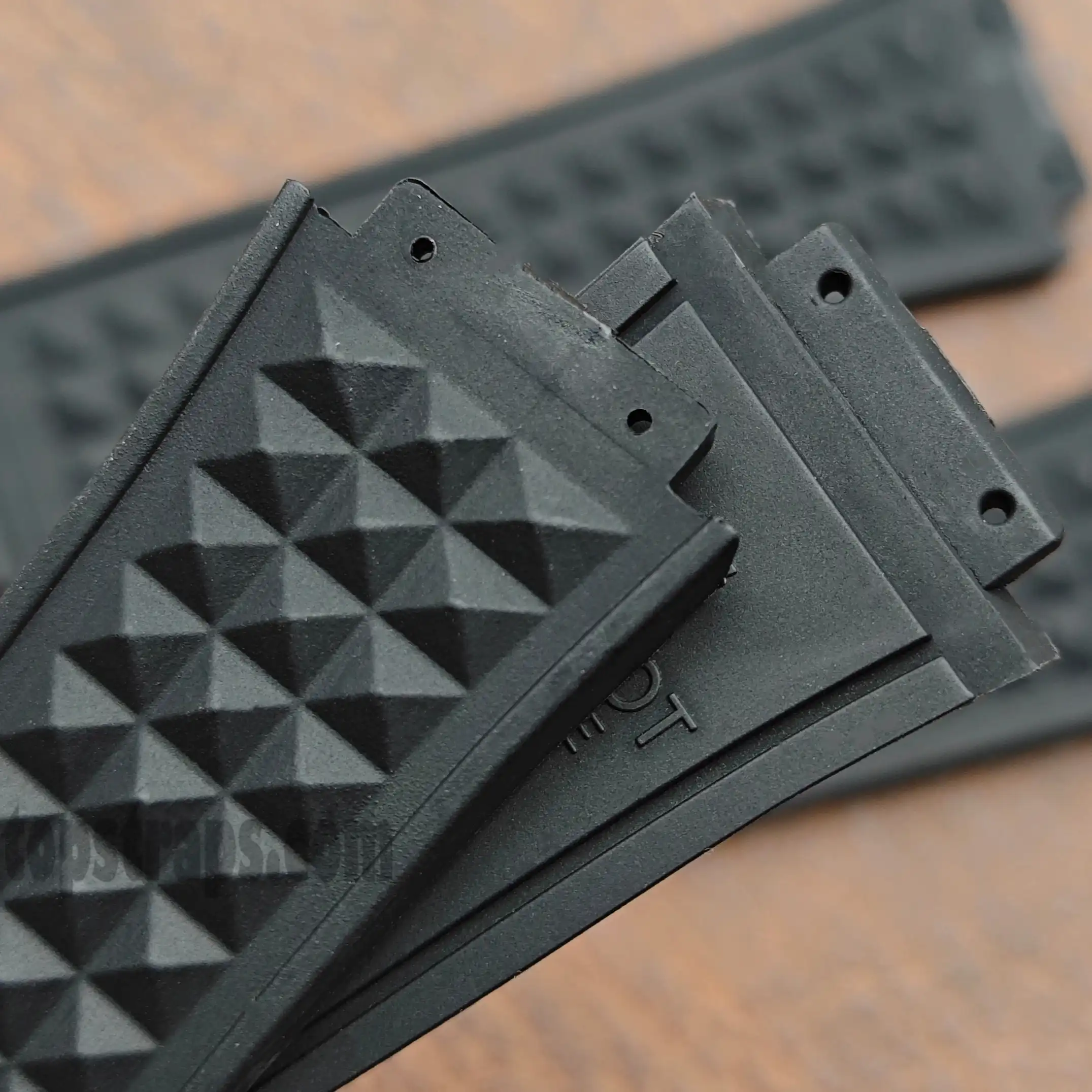ウブロ ビッグバン シリーズ 25x19mm用ラバーストラップ - TopStraps