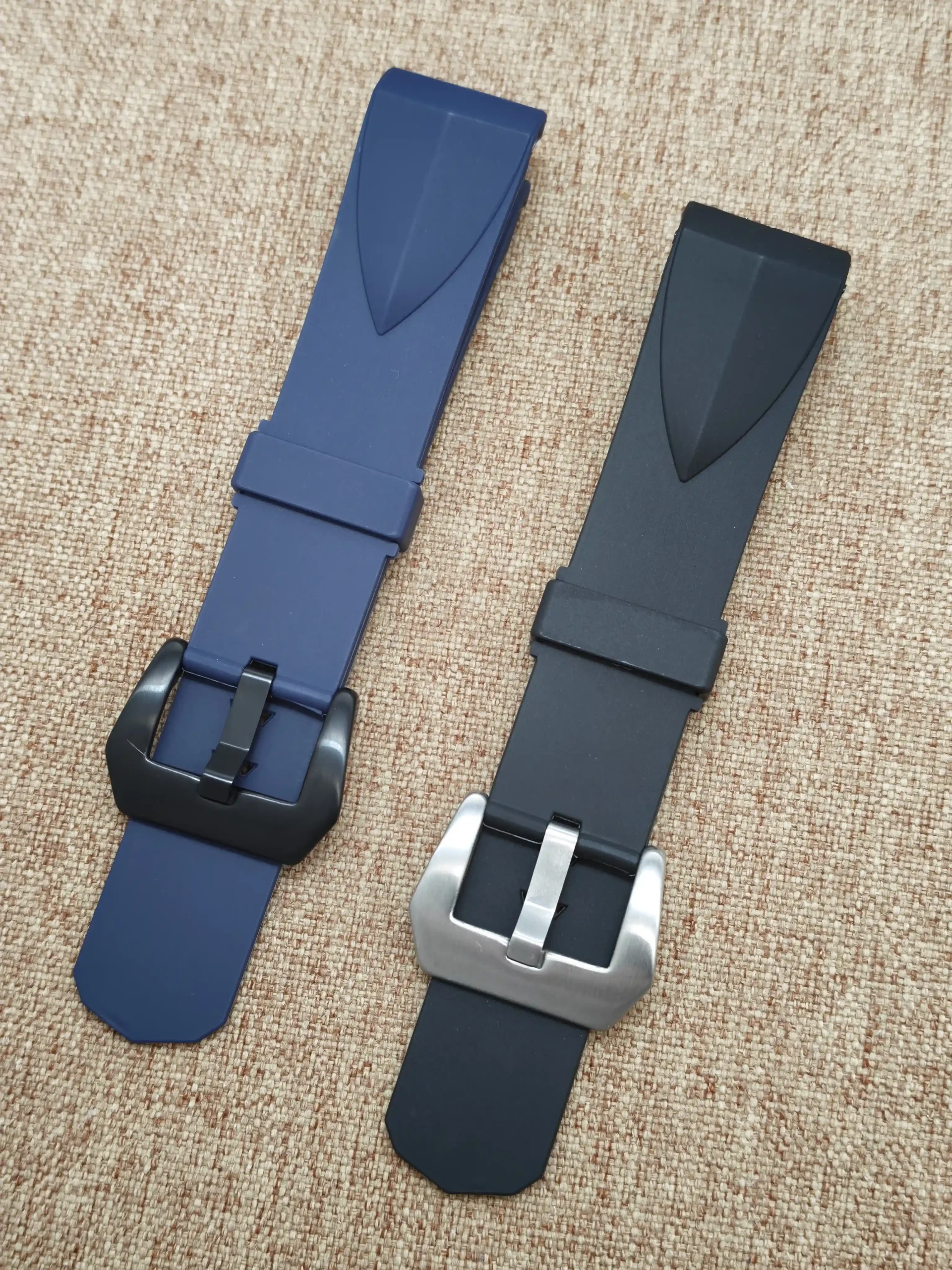 Резиновый ремешок для часов Corum Admiral's Cup – 22 мм - TopStraps