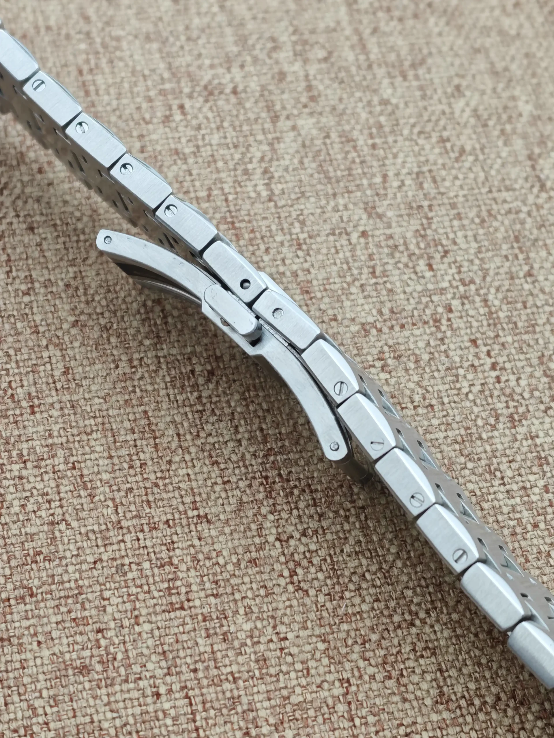 Stainless steel strap for Audemars Piguet watches.