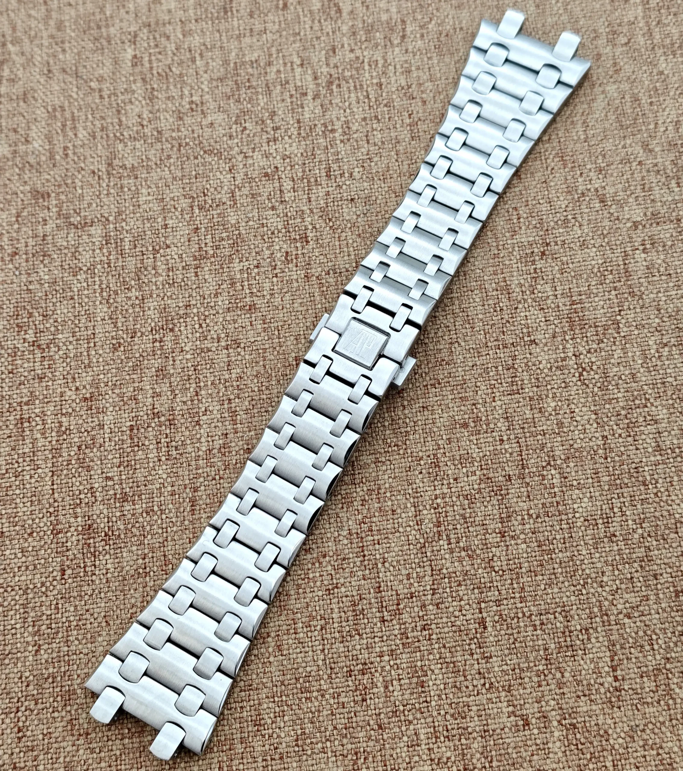 Stainless steel strap for Audemars Piguet watches.